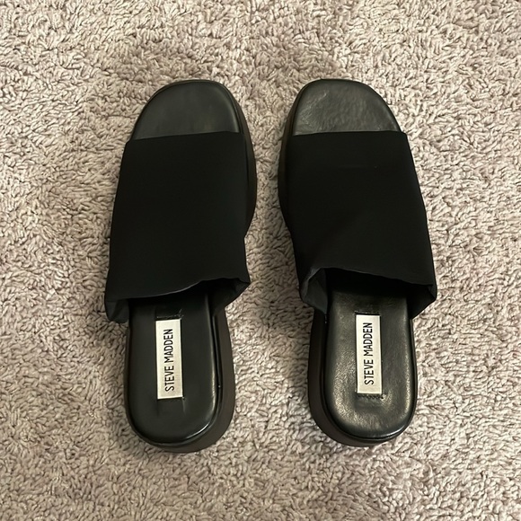 Steve Madden Slinky30 Sandal - Picture 5 of 6